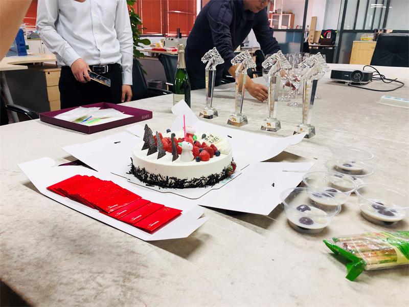 12��Ա���