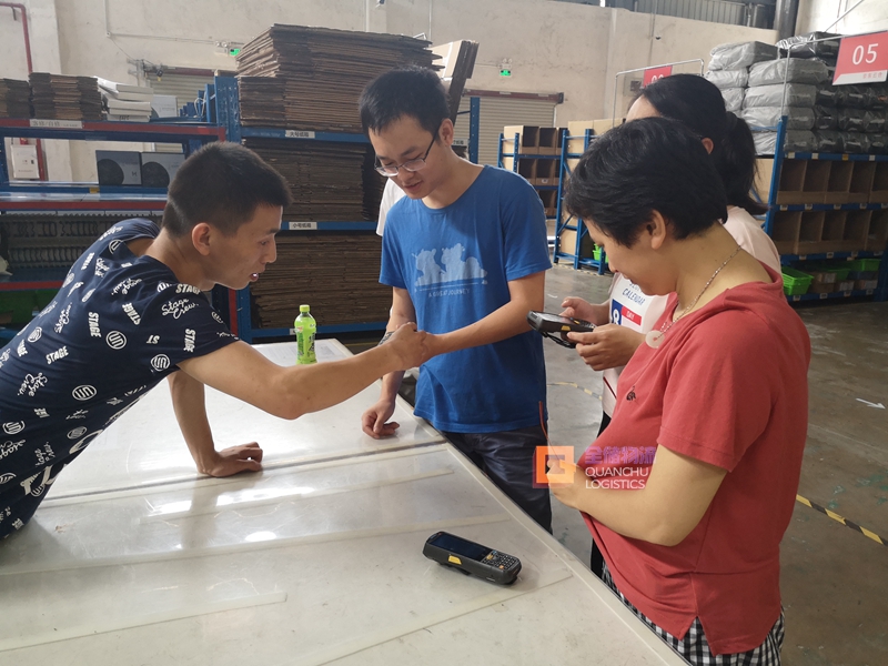 5d37af967ae00 仓储物流结合科技 推动产业升级