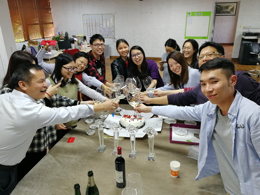5db259da40e13 人才是企业发展主题 拉萨仓库出租企业的经验奥秘—EBET易博物流